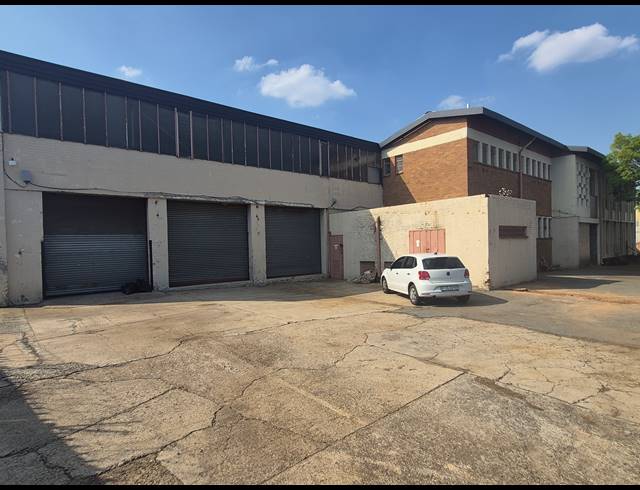 1,279M² WAREHOUSE TO LET IN BENROSE